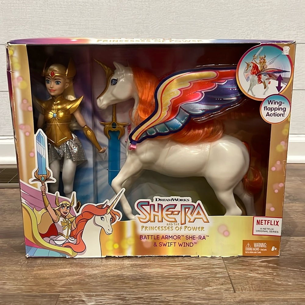 SHE-RA and The Princesses of Power Battle Armor & Swift Wind Action Figure